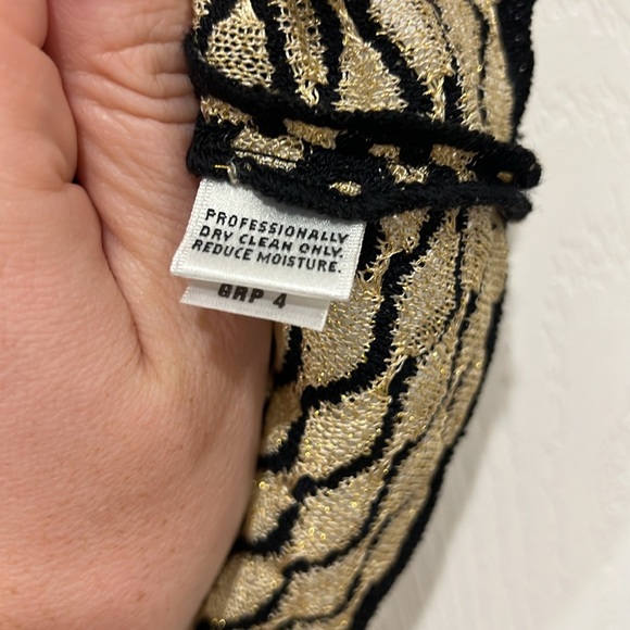 ST. JOHN Patterned Knit Shell Tank Black Gold Size P - Picture 6 of 6